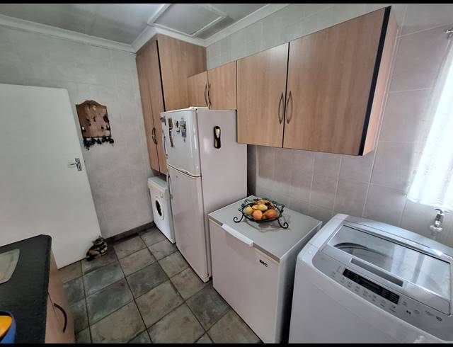 3 BEDROOM HOUSE FOR SALE IN VANDERBIJLPARK SE 2